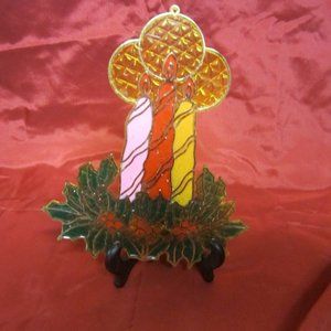 VTG PLASTIC STAINED GLASS LOOK SUNCATCHER OF CANDLE W/ WREATH